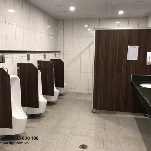 Thi công vách ngăn vệ sinh compact chung cư
