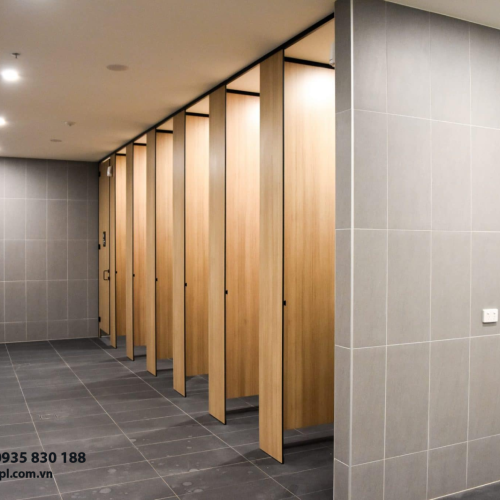 Thi công vách ngăn vệ sinh compact quán cafe